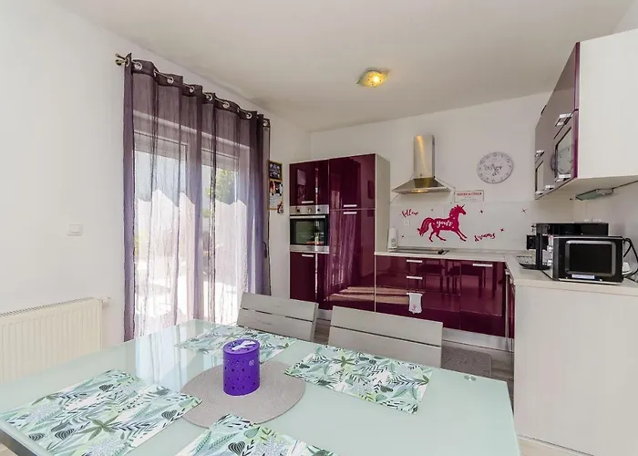 בית נופש House Christine *